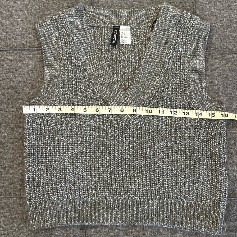 H&M Gray Knit Vest - Picture 5 of 5